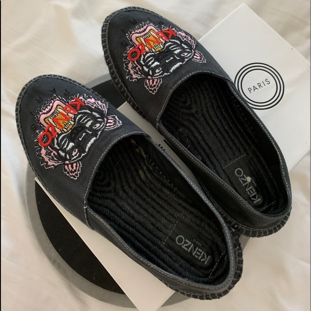 Kenzo 100% original.  used with box